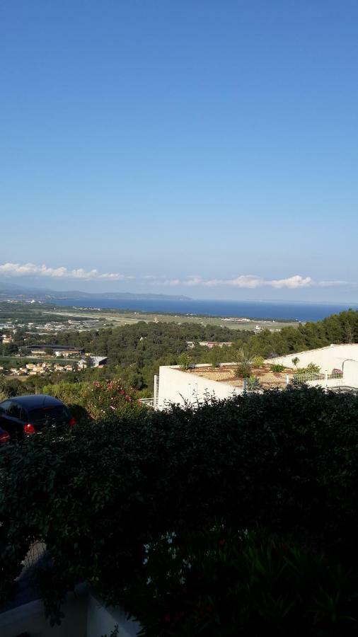 Appartement hyères Esterno foto